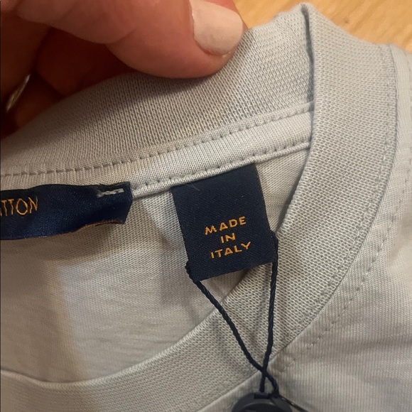 Louis Vuitton Light Gray Tee with Brown Pocket sz M - Picture 6 of 10